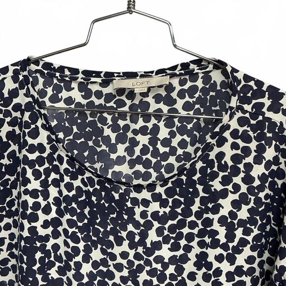 Loft by Ann Taylor Navy and White Printed Women's Blouse Large - Picture 4 of 6